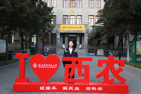 00cd980f7b804054b0fffbf9060505a3.jpg 宗学阳照片.jpg